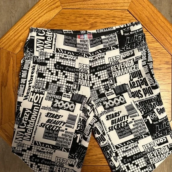 *URBAN OUTFITTERS* Black x White Pattern Pants Size Small - Picture 2 of 7